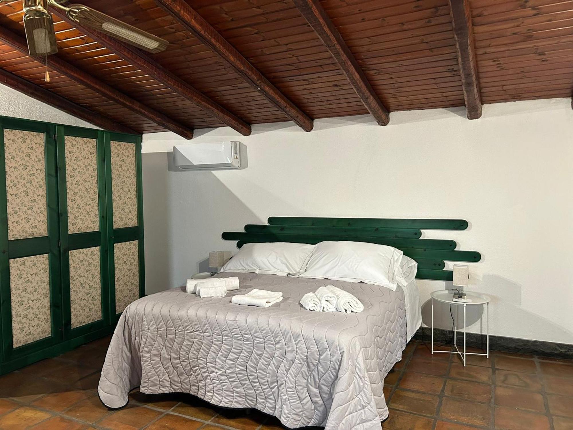 Li Cuti Apartments Catania Exterior photo
